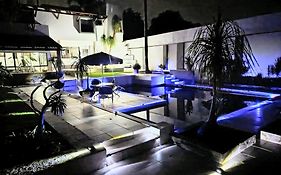 Villa La Floresta Alojamiento Exclusivo 8 Personas Alberca